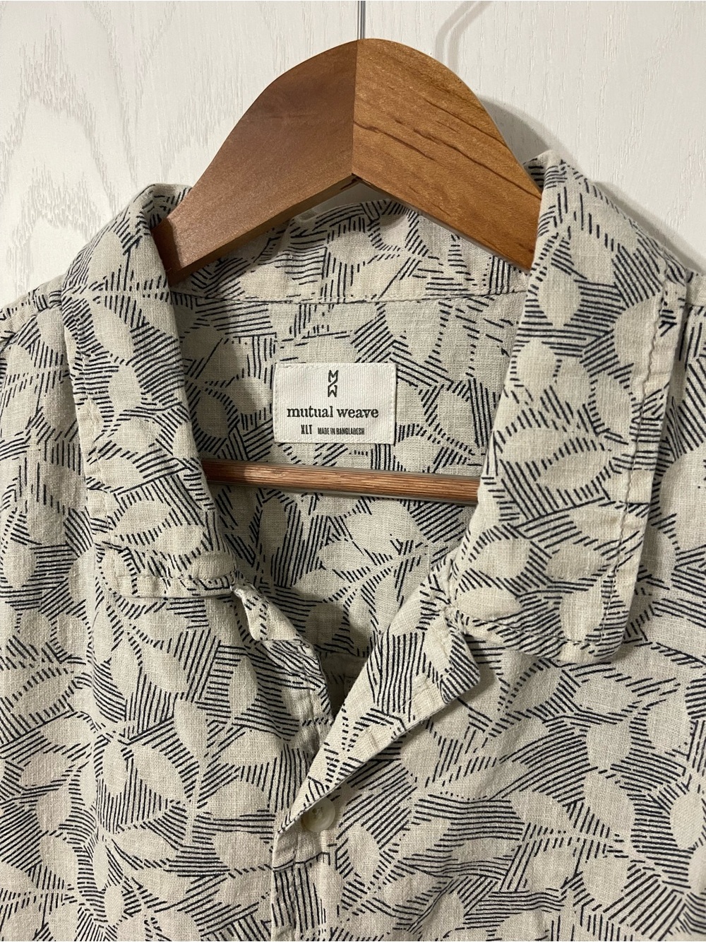 Mutual Weave Men’s Leaf Patterned Beige Linen Camp Collar Shirt